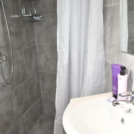 Levande With Private Parking Апартаменты