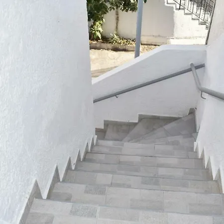 Levande With Private Parking