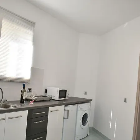 Levande With Private Parking Apartament Afantou